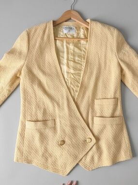 CHANEL BOUTIQUE BOUCLÉ JACKET (LATE 1980s / EARLY 1990s LAGERFELD ERA)